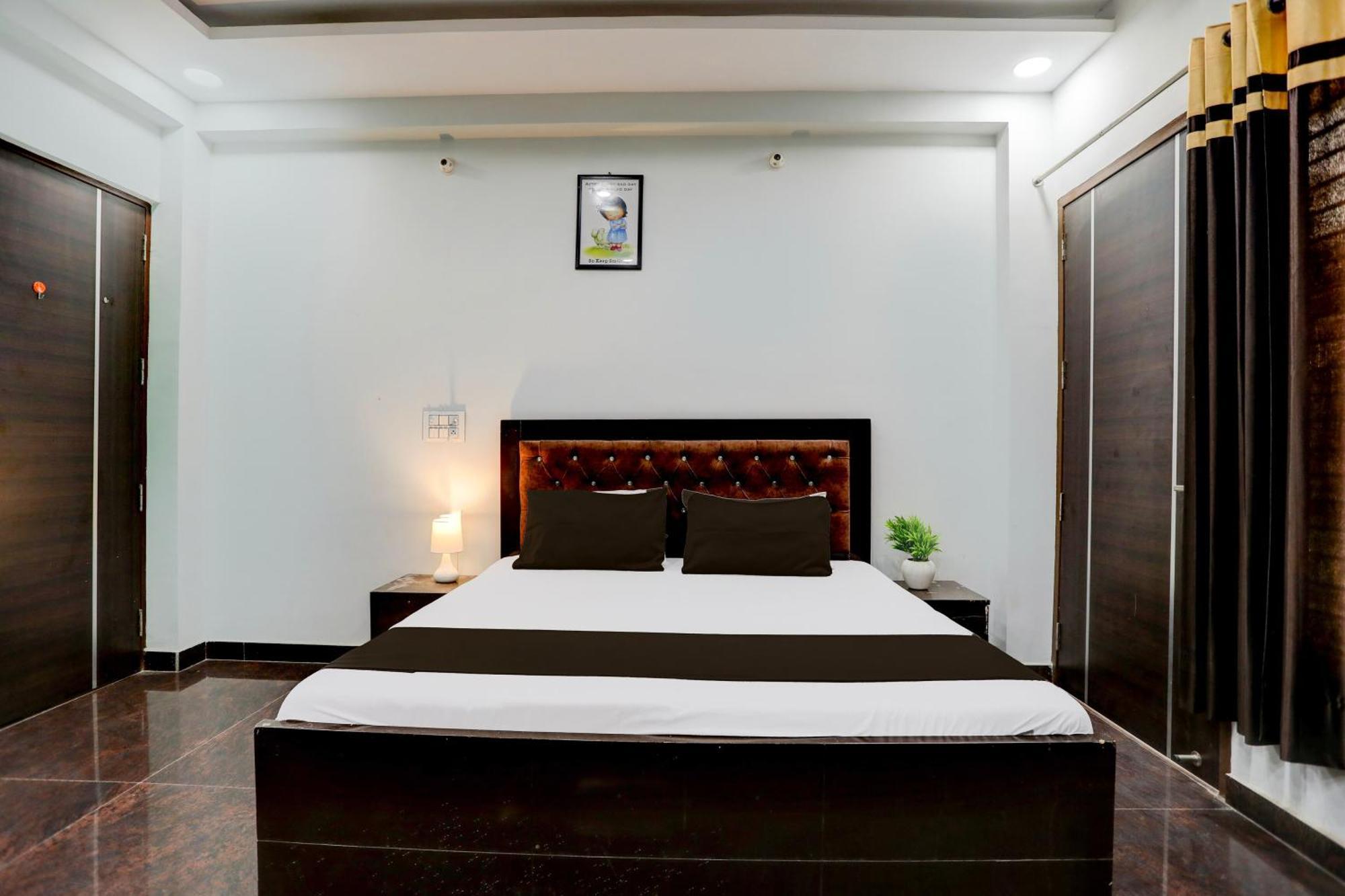 Hotel O Grand Epic Inn Noida Bagian luar foto