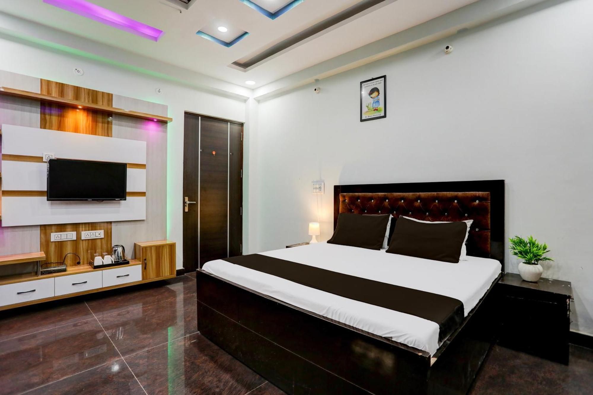 Hotel O Grand Epic Inn Noida Bagian luar foto