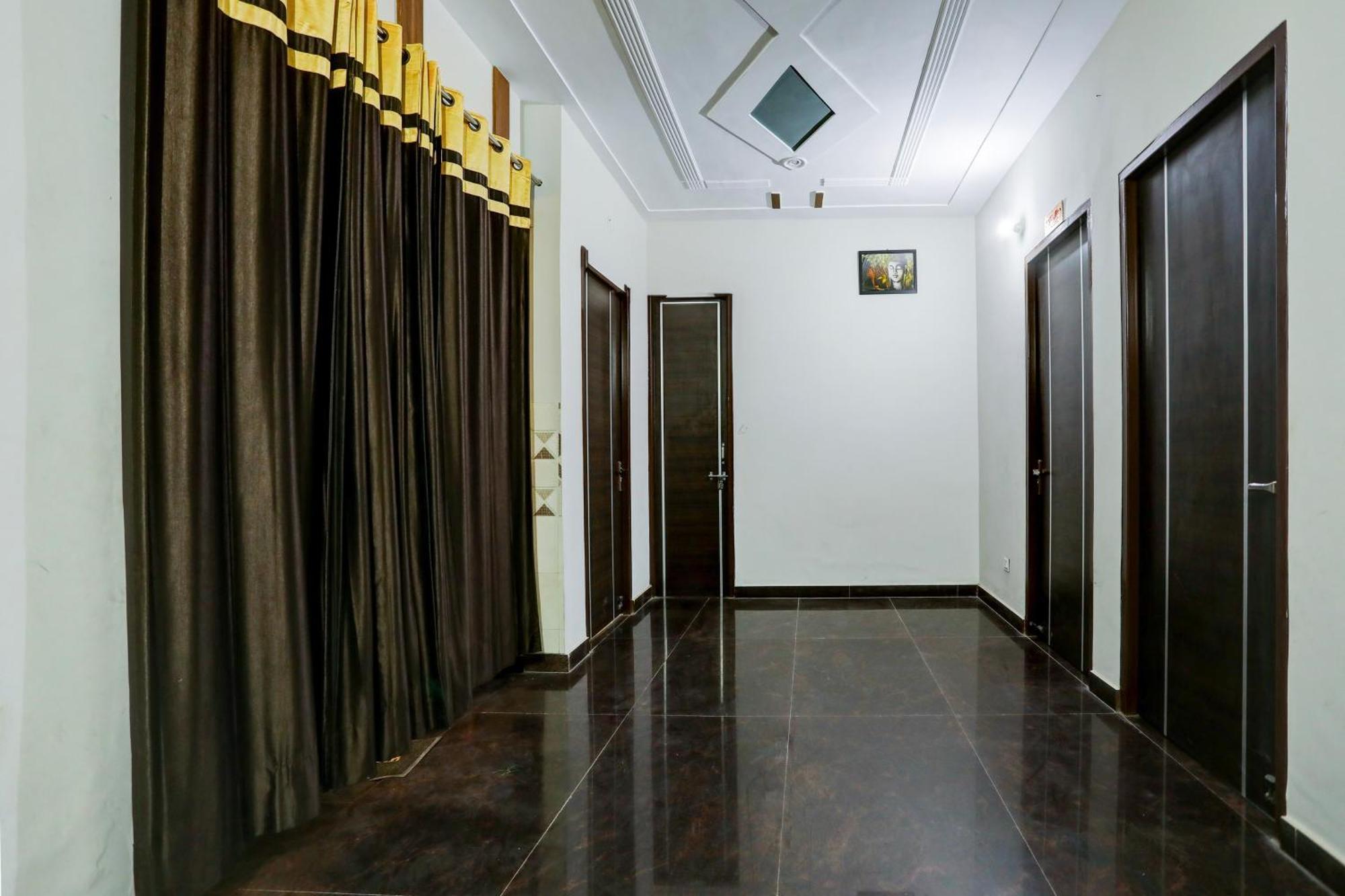 Hotel O Grand Epic Inn Noida Bagian luar foto