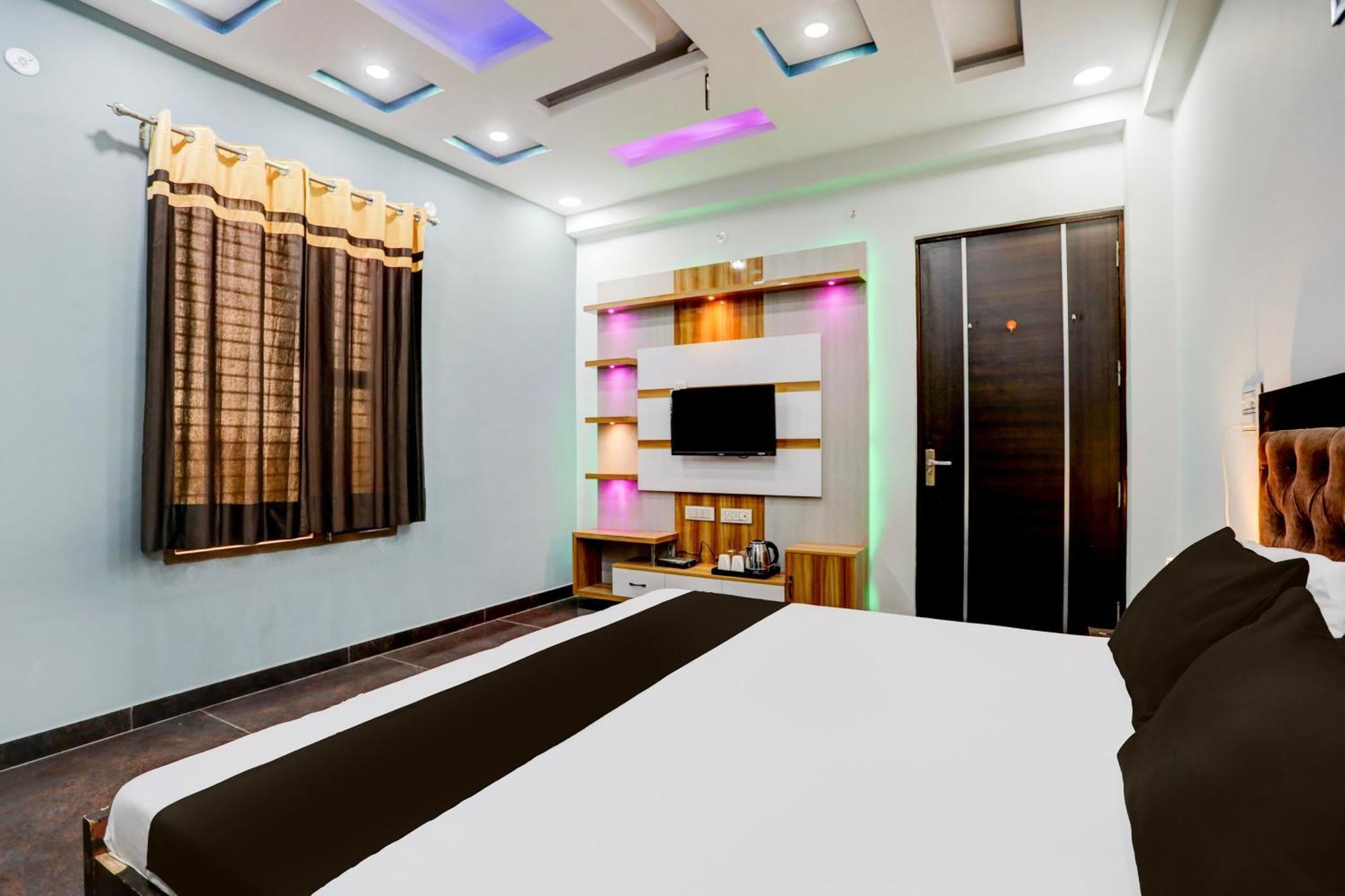 Hotel O Grand Epic Inn Noida Bagian luar foto