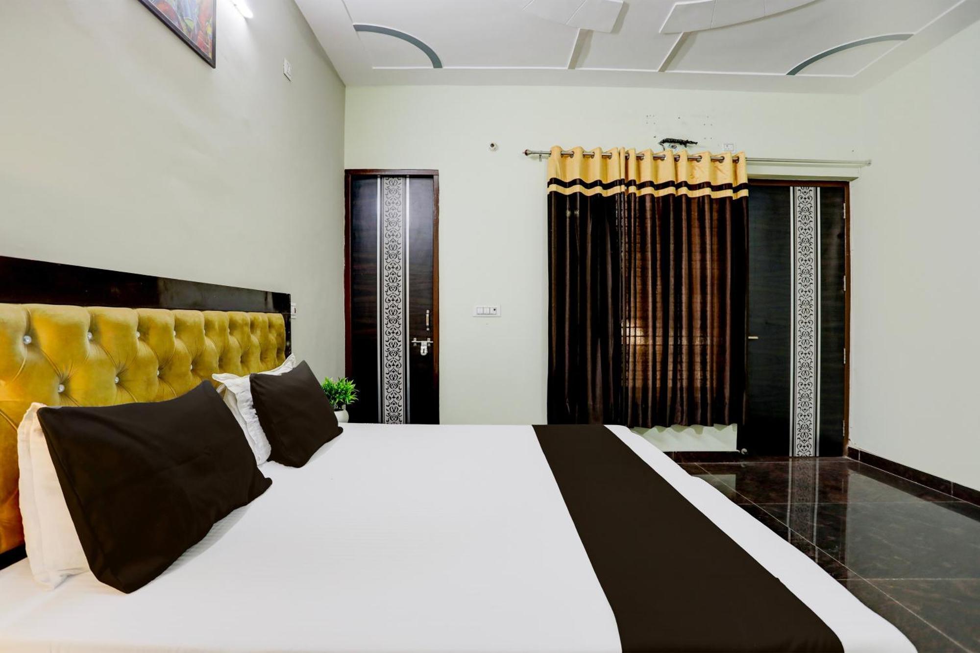 Hotel O Grand Epic Inn Noida Bagian luar foto