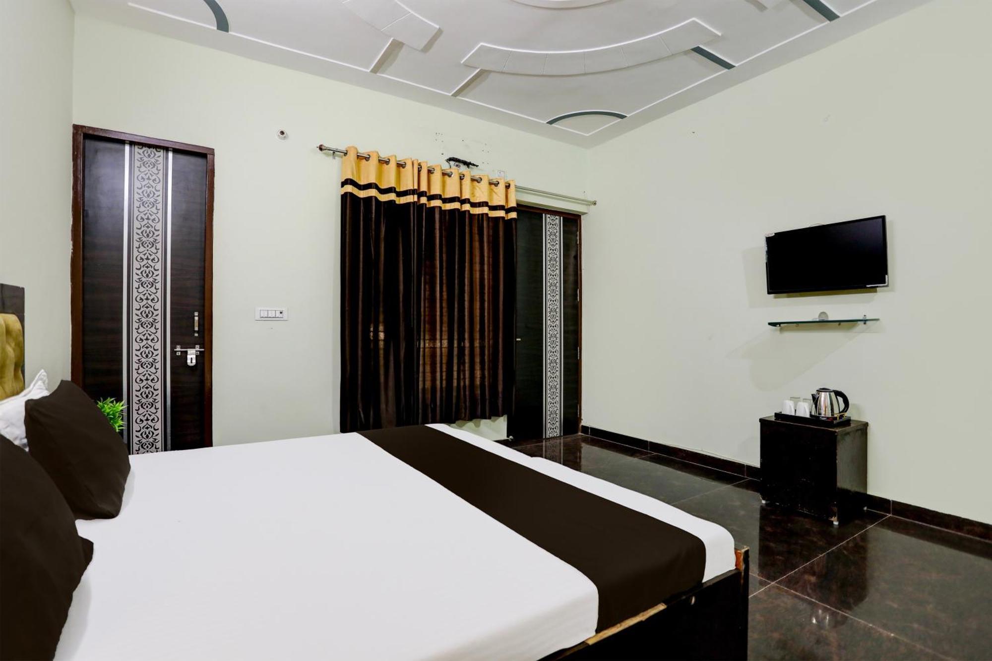 Hotel O Grand Epic Inn Noida Bagian luar foto